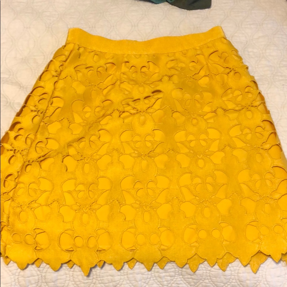 Woman’s size 2 Loft darker yellow skirt - A line